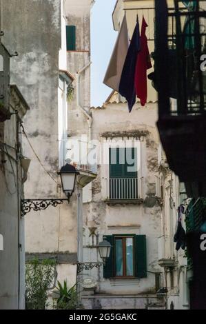 AMALFI, ITALIEN - APRIL 19 2018 : Straße von Amalfi. Stockfoto