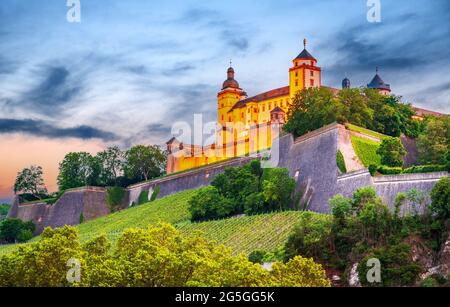 Würzburg, Deutschland. Schöne mittelalterliche Festung Marienberg an der berühmten 'Romantischen Straße' Touristenattraktion in Bayern. Stockfoto