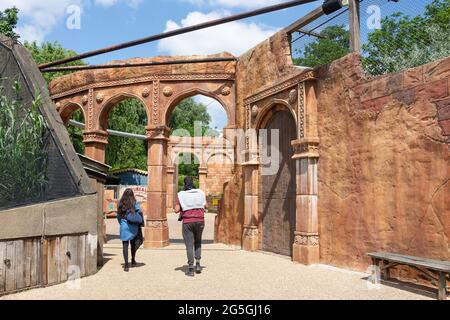 Eintritt zum indischen Dorf im ZSL London Zoo, Regent's Park, City of Westminster, Greater London, England, Vereinigtes Königreich Stockfoto