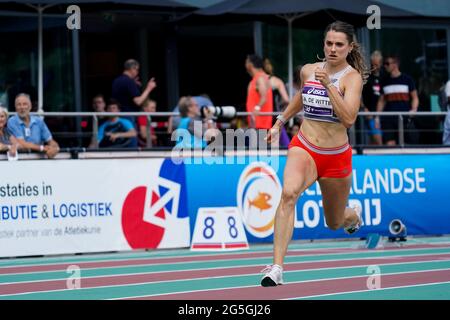 BREDA, NIEDERLANDE - 27. JUNI: Laura de Witte aus den Niederlanden startet am 27. Juni 2021 im Sportkomplex Dr. Schaepmanlaan im Rahmen der niederländischen Leichtathletik-Meisterschaften 2021 im 400-m-Finale der Damen in Breda, Niederlande (Foto: Jeroen Meuwsen/Orange Picts) Stockfoto