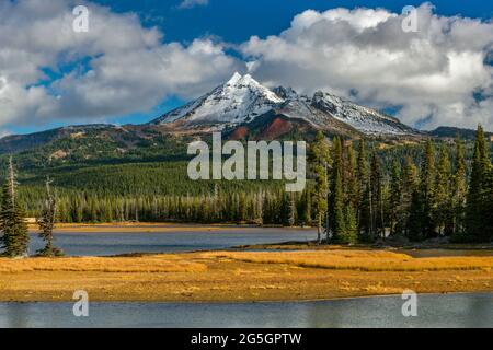 Broken Top, Sparks Lake, Deschutes National Forest, Oregon Stockfoto