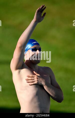 Rom, Italien. Juni 2021. Andrii Govorov aus der Ukraine bereitet sich auf den Kampf in den Männern 50 m Schmetterling während der 58. Sette Colli Trophy International Swimming Championships auf Foro Italico in Rom, 27. Juni 2021. Andrii Govorov platzierte sich an erster Stelle. Kredit: Insidefoto srl/Alamy Live Nachrichten Stockfoto