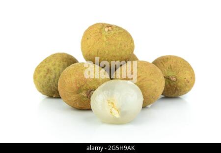 Longan isoliert auf weißem Hintergrund Stockfoto