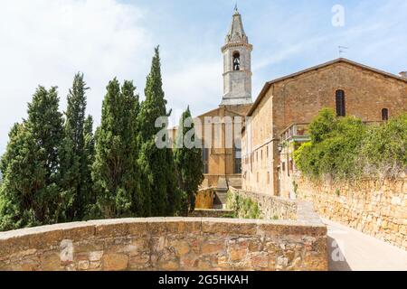 Blick auf die Kirche im Dorf Pienza in italien Stockfoto