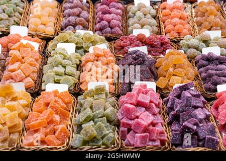 Bunte süßes Gelee zum Verkauf im spanischen Markt Stockfoto