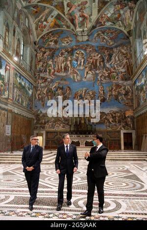 Rom, Italien. Juni 2021. 28. Juni 2021: US-Außenminister Antony Blinken, rechts, besucht vor seinem Treffen mit Papst Franziskus im Vatikan die Regia-Halle. Blinken ist auf einer einwöchigen Europareise nach Deutschland, Frankreich und Italien. Kredit: Unabhängige Fotoagentur/Alamy Live Nachrichten Stockfoto