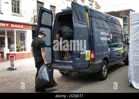 Southgate Street, Gloucester, Großbritannien. Mai 2021. Die Polizei ermittelt ein Café, das mit einem potenziellen Opfer von Fred West in Verbindung steht. Stockfoto