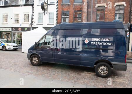 Southgate Street, Gloucester, Großbritannien. Mai 2021. Die Polizei ermittelt ein Café, das mit einem potenziellen Opfer von Fred West in Verbindung steht. Stockfoto