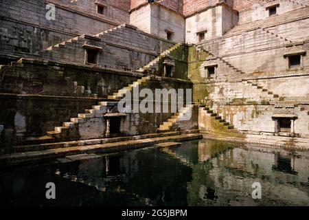 Toorji Ka Jhalra Bavdi-Steppenbrunnen. Jodhpur, Rajasthan, Indien Stockfoto