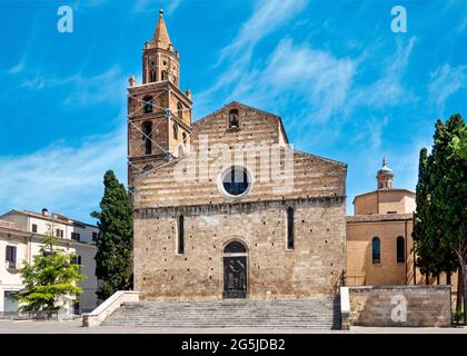 Sekundäre Fassade der Kathedrale von Teramo, Italien Stockfoto