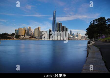 Panoramablick auf Sydney Harbour und City Skyline Darling Harbour Barangaroo Australien blaues Wasser Lust Bäume Wohn-Apartment Bürogebäude Stockfoto