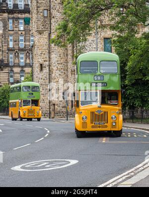 Glasgow, Schottland, Großbritannien. Juni 2021. Glasgow Vintage Vehicle Trust präsentiert ihre Sammlung von Oldtimer-Bussen in den Straßen von Glasgow als Teil Stockfoto