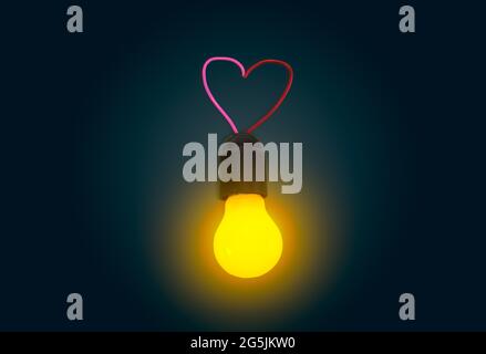 Glühende Glühbirne und Herzform. Stockfoto