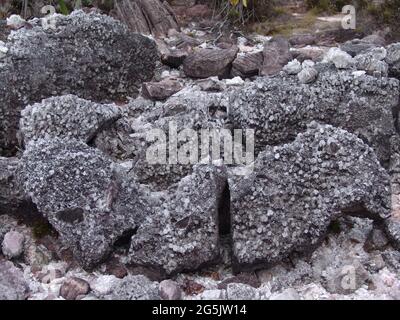 Nahaufnahme von Quarzblöcken auf dem Gipfel des Mount Roraima, Venezuela Stockfoto