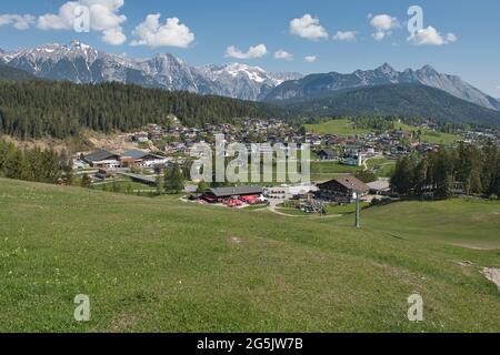 Österreich, Oesterreich, Tirol, Alpen, Seefeld, Kematen, Berge, Berg, Land, Tourismus, Blick, Anzeigen, Stockfoto