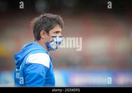 Wakefield, England - 27. Juni 2021 - Toulouse Olympique Head Coach Sylvain Houles während der Rugby League Betfred Championship Sheffield Eagles vs Toulouse Olympique im Mobile Rocket Stadium, Wakefield, UK Dean Williams Stockfoto