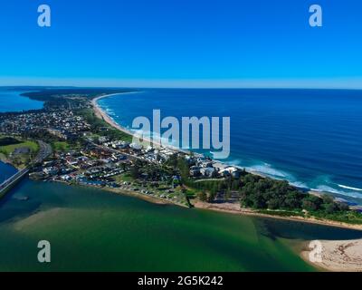 Panorama-Drohnenansicht des Mooney Money Hawkesbury River in NSW Australien wunderschöne blaue und grüne Farben Stockfoto