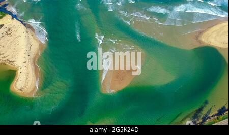 Panorama-Drohnenansicht des Mooney Money Hawkesbury River in NSW Australien wunderschöne blaue und grüne Farben Stockfoto