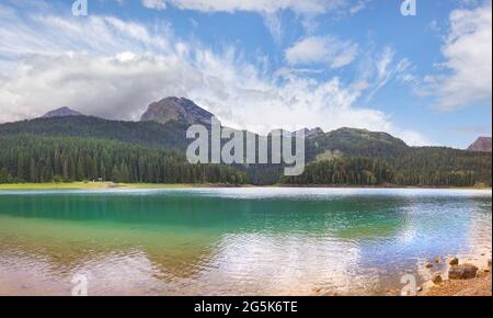 Panorama des Black Lake im Durmitor National Park. Montenegro. Stockfoto