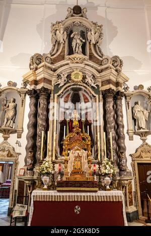 Cádiz, Spanien - 16. Juni 2021: Heiligtum des Klosters unserer Lieben Frau vom Rosenkranz und des Heiligen Dominikus von Cádiz, Andalusien, Spanien Stockfoto