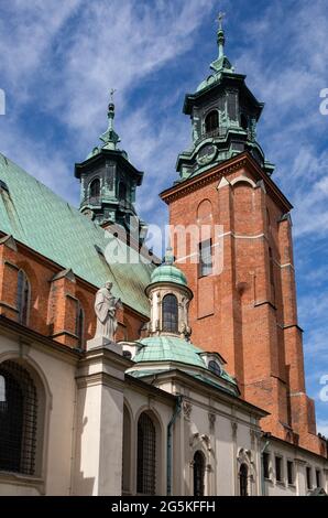 Kathedrale in Giezno, Polen. Alte Stadt Sakralbauten, Architektur der ersten polnischen Hauptstadt. Stockfoto