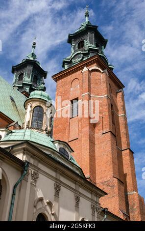 Kathedrale in Giezno, Polen. Alte Stadt Sakralbauten, Architektur der ersten polnischen Hauptstadt. Stockfoto