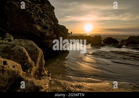 Perranporth Beach, Cornwall bei Sonnenuntergang Stockfoto