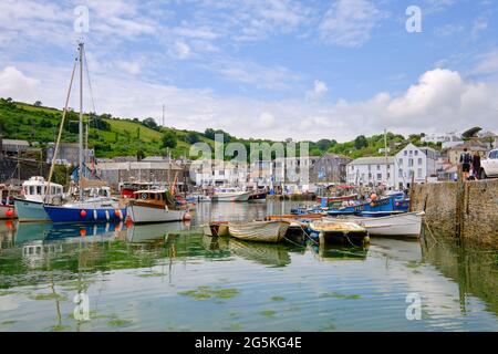 Mevagissey Hafen und Boote Stockfoto