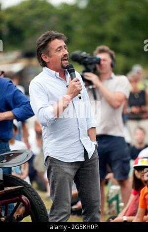 Ein Publikum mit Richard Hammond, auf der Talks Theatre Stage, bei der London Classic Car Show 2021 Stockfoto