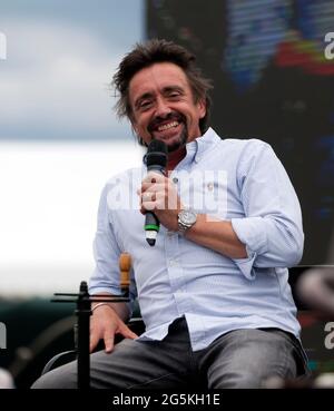 Ein Publikum mit Richard Hammond, auf der Talks Theatre Stage, bei der London Classic Car Show 2021 Stockfoto