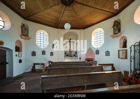 Die katholische Pfarrkirche St. Wolfgang ist ein denkmalgeschütztes Gebäude, Pasing-Obermenzing, Pipping, Oberbayern, Bayern, Deutschland, Europa Stockfoto