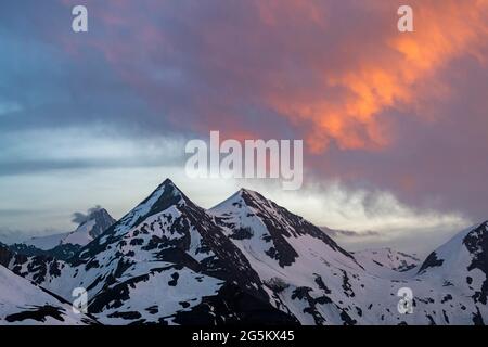 Gipfel Großglockner, Sonnenwelleck, Fuscherkarkopf, Abendstimmung, Großglockner Hochalpenstraße, Nationalpark hohe Tauern, Salzburg, Österreich, Euro Stockfoto