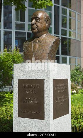 Büste von Helmut Kohl, Spreebogen, Berlin, Deutschland, Europa Stockfoto