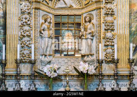 Kopfreliquie der heiligen Katharina von Siena, Cappella di Santa Caterina, Kapelle der heiligen Katharina, Basilica di San Domenico, Siena, Toskana, Italien, Europa Stockfoto