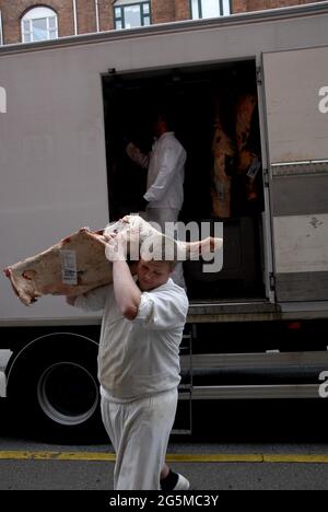 Kopenhagen/Dänemark/ 16. September 2015  Rüde aus Mogens Nielsen Kreaturslageri liefert Fleisch in der berühmten dänischen Metzgerei P.E.Metzgerei (Phot Stockfoto