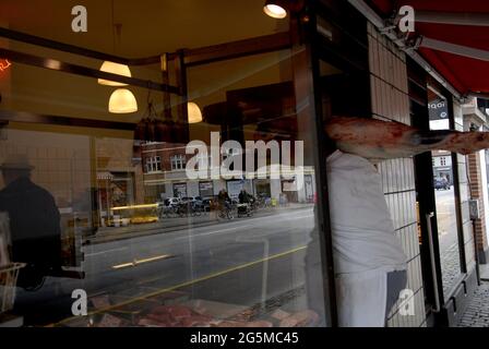 Kopenhagen/Dänemark/ 16. September 2015  Rüde aus Mogens Nielsen Kreaturslageri liefert Fleisch in der berühmten dänischen Metzgerei P.E.Metzgerei (Phot Stockfoto