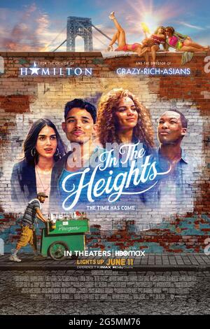 In The Height (2021) unter der Regie von Jon M. Chu mit Stephanie Beatriz, Lin-Manuel Miranda und Jimmy Smits. Großbildverfilmung des Broadway-Musicals über einen Bodega-Besitzer aus der Dominikanischen Republik, der erkennt, wie sehr die Nachbarschaft um ihn herum in Manhattan zu seinem Zuhause geworden ist. Stockfoto