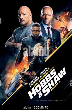 Fast & Furious Presents: Hobbs & Shaw (2019) Regie: David Leitch mit Dwayne Johnson, Jason Statham, Idris Elba und Vanessa Kirby. Spin-off mit Lawman Luke Hobbs und dem Ausgestoßenen Deckard Shaw, die eine unwahrscheinliche Allianz bilden, wenn ein Cyber-genetisch verstärkter Bösewicht die Zukunft der Menschheit bedroht. Stockfoto