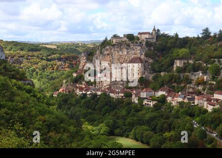 Exotische Ansicht von Rocamadour, Frankreich. Eines der besten Touristenorte in Frankreich. Großartige Architektur und alte Erinnerungen. Stockfoto