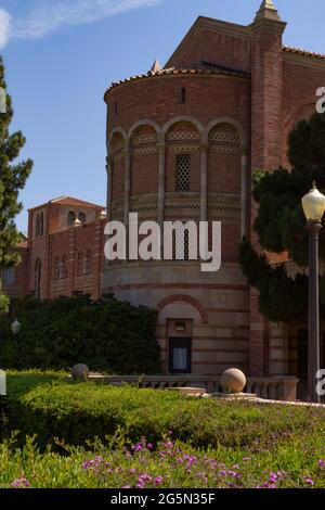Royce Hall auf dem Campus der UCLA Stockfoto