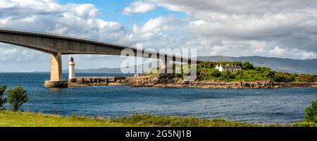 Isle of Skye Road Bridge, Schottland, Großbritannien Stockfoto