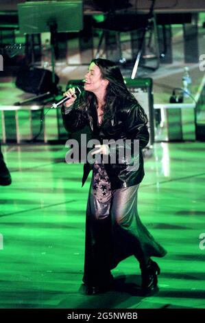 Sanremo Milano Italien, 24/02/1996 :The Singer Alanis Morissette während des Soundcheck vor dem Konzert Stockfoto