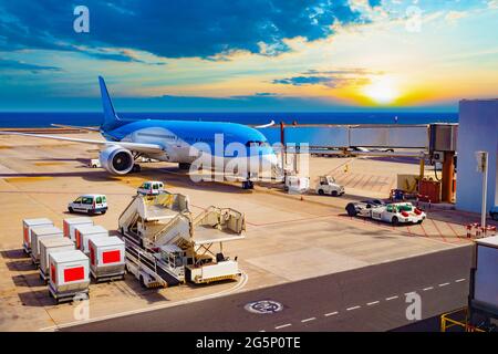 Bild im Zusammenhang mit Reisen und gewerblichen Verkehrsmitteln. Reisen Sie mit dem Flugzeug und dem Flughafen Stockfoto