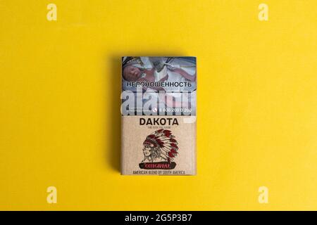 Tyumen, Russland-17. april 2021: Dakota Cigarettes Pack Original Close Up Stockfoto