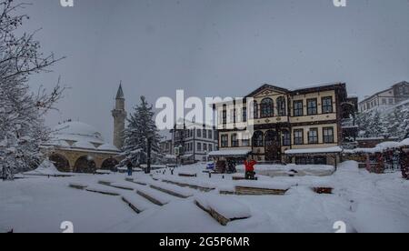 Bolu / Goynuk, ein Ort, der seine Architektur und Natürlichkeit bewahrt hat und seine Traditionen fortgesetzt hat, ist im Winter sehr schön und bietet Ba Stockfoto