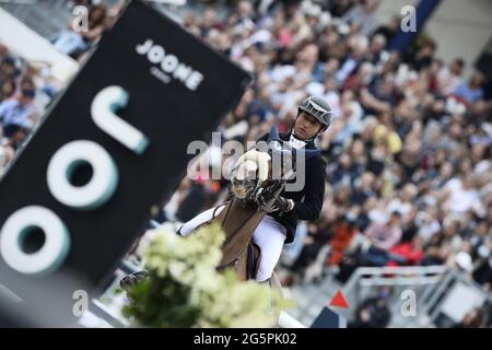 Sameh EL DAHAN (EGY) mit WKD AIMEZ MOI, Longines Global Champions Tour, großer Preis von Paris beim Longines Paris Eiffel Jumping 2021, Longines Global Champions Tour Equestrian CSI 5 am 26. Juni 2021 im Champs de Mars in Paris, Frankreich - Foto Christophe Bricot / DPPI / LiveMedia Stockfoto