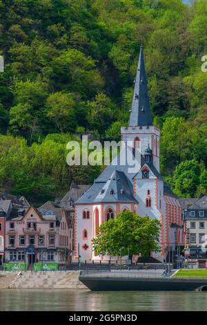 Stadtansicht St. Goar mit der Evangelischen Stiftskirche, Oberes Mittelrheintal, UNESCO-Weltkulturerbe, Rheinland-Pfalz Deutschland Stockfoto