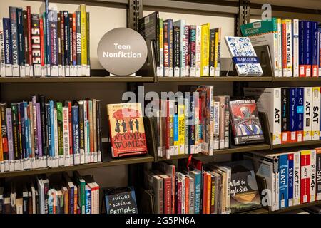 Die Stavros Niarchos Foundation Library (SNFL) befindet sich an der 455 Fifth Avenue, NYC, USA Stockfoto