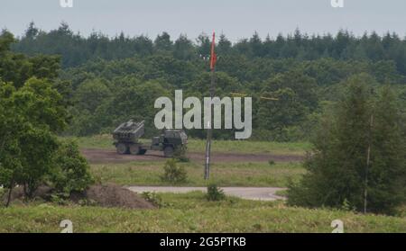 Betsukai Cho, Japan. Juni 2021. Ein High Mobility Artillery Rocket System (HIMARS) der US-Armee nimmt am Dienstag, den 29. Juni 2021, an der gemeinsamen militärischen Übung „Orient Shield 21“ in Hokkaido, Japan, Teil. Foto von Keizo Mori/UPI Credit: UPI/Alamy Live News Stockfoto