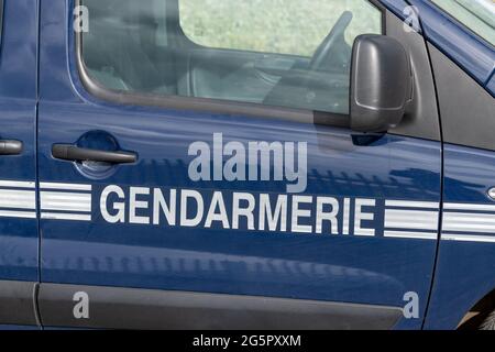 zeichen Sie auf einem Gendarmerie Auto Notfahrzeug Französisch Polizei Stockfoto